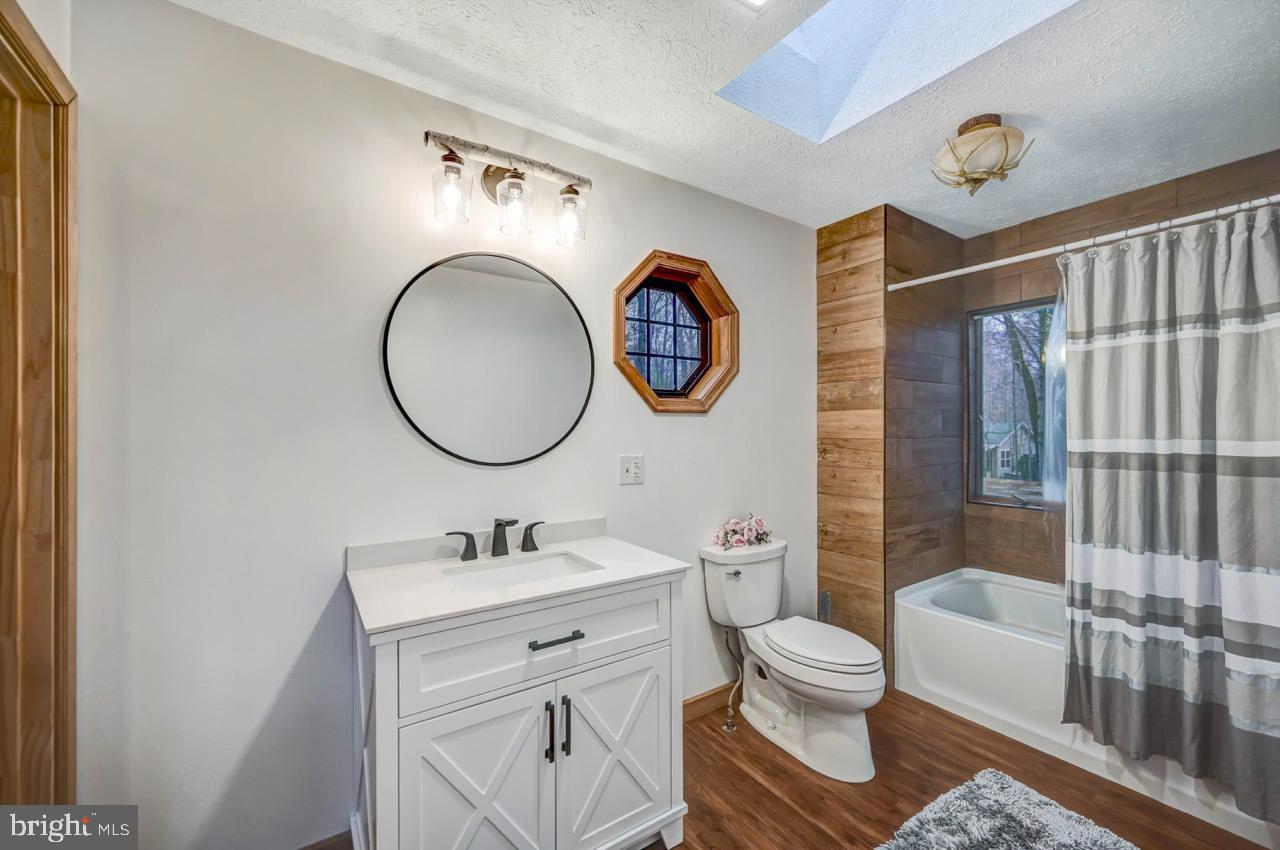 ARROWHEAD  LAKES - Residential