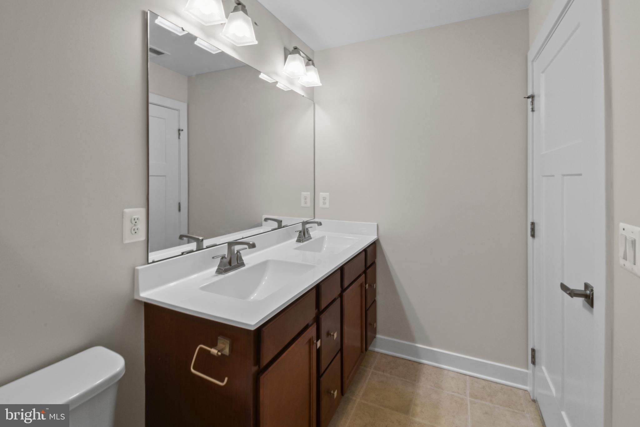 THE LAKES AT MARTINSBURG - Residential