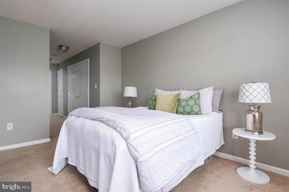 NORTH BROOK - Residential