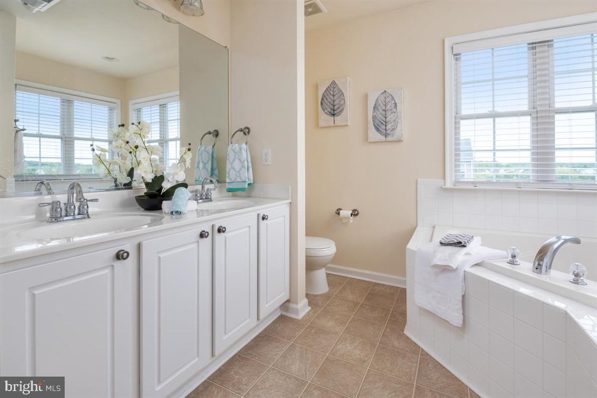 NORTH BROOK - Residential