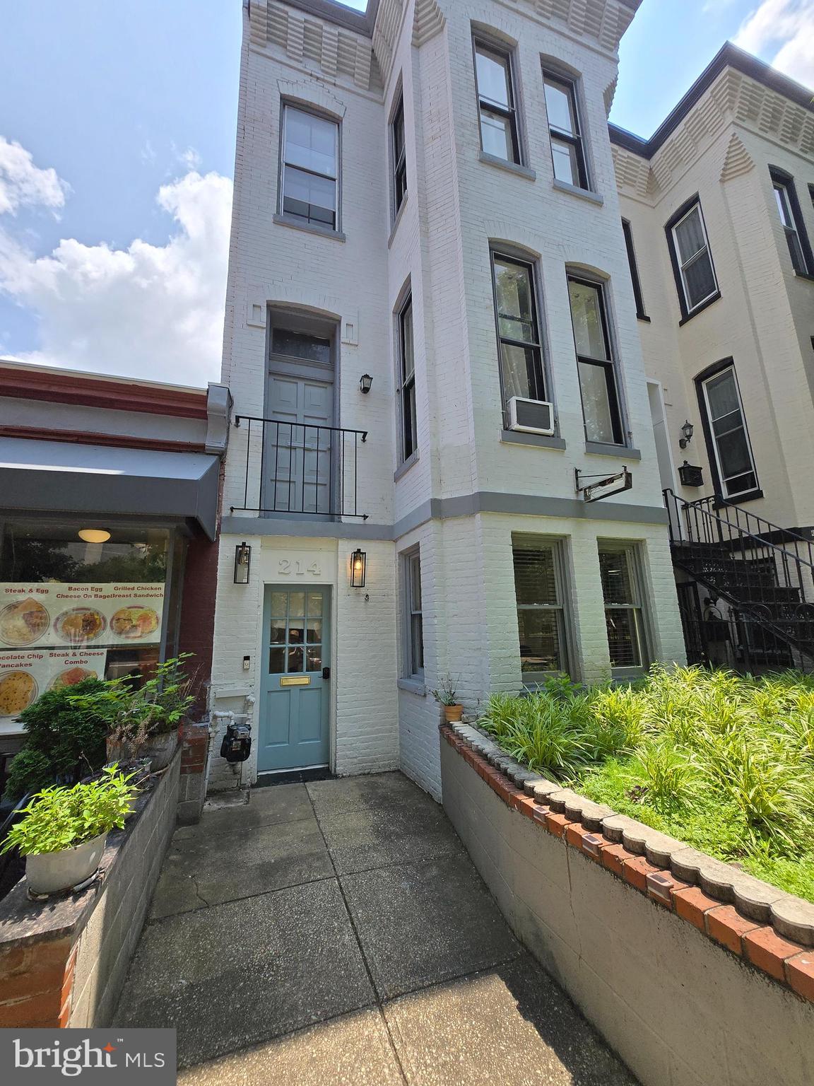 214 2ND STREET SE