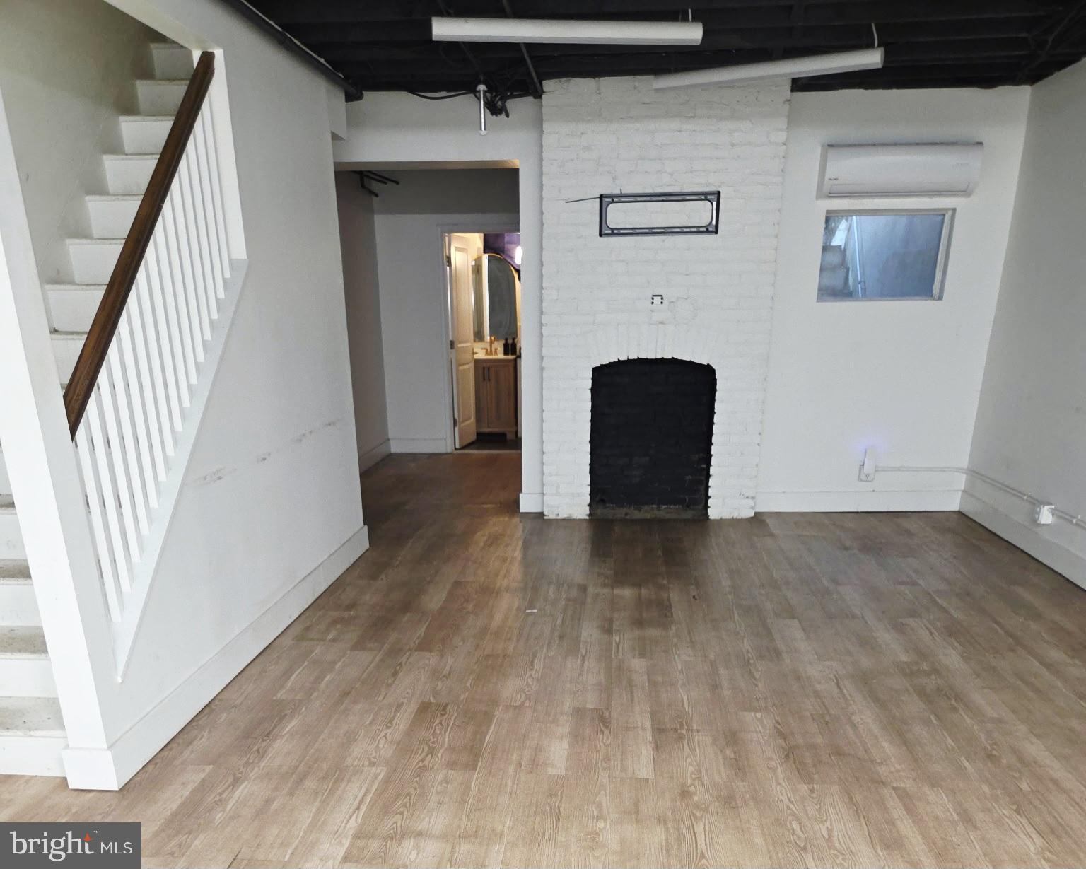 214 2ND STREET SE