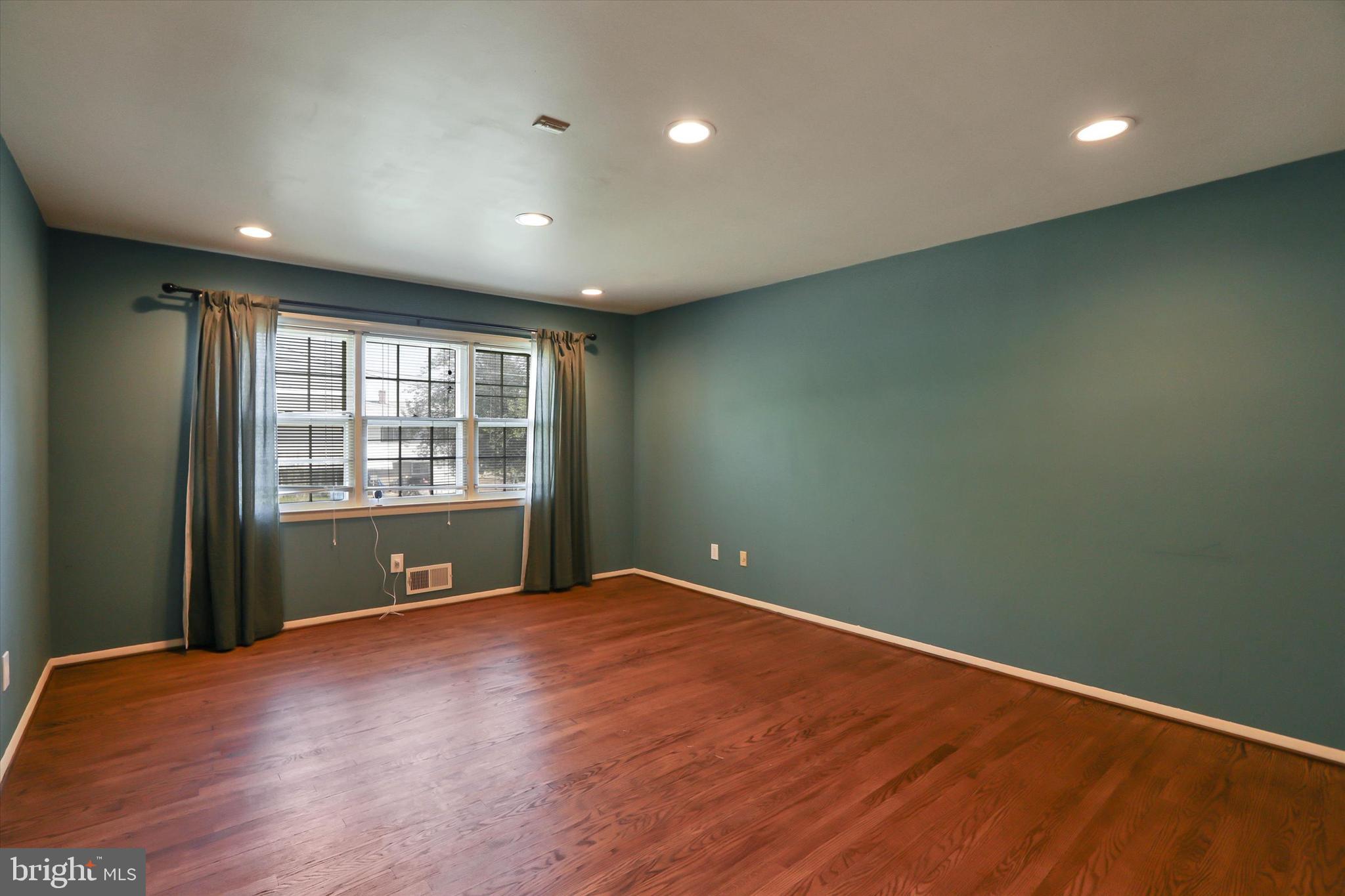 MAYFIELD - Residential