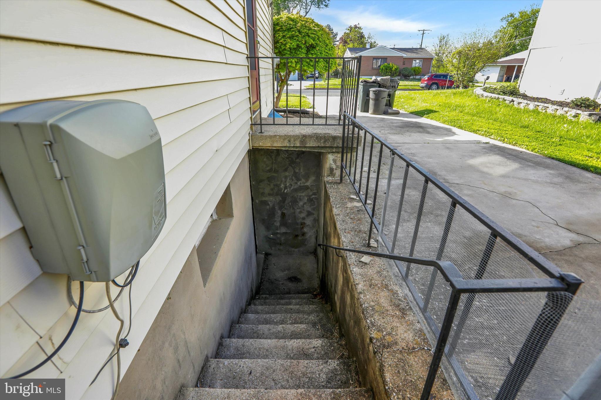 MAYFIELD - Residential