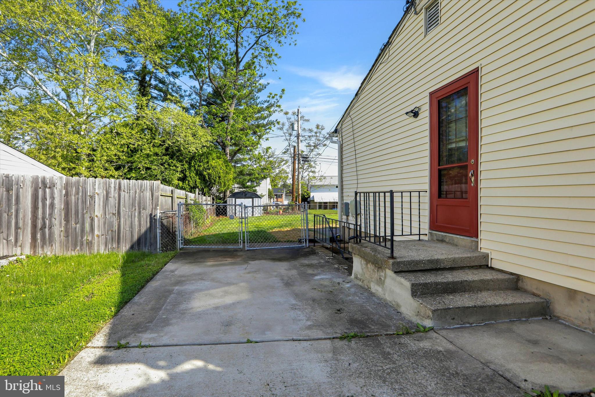 MAYFIELD - Residential