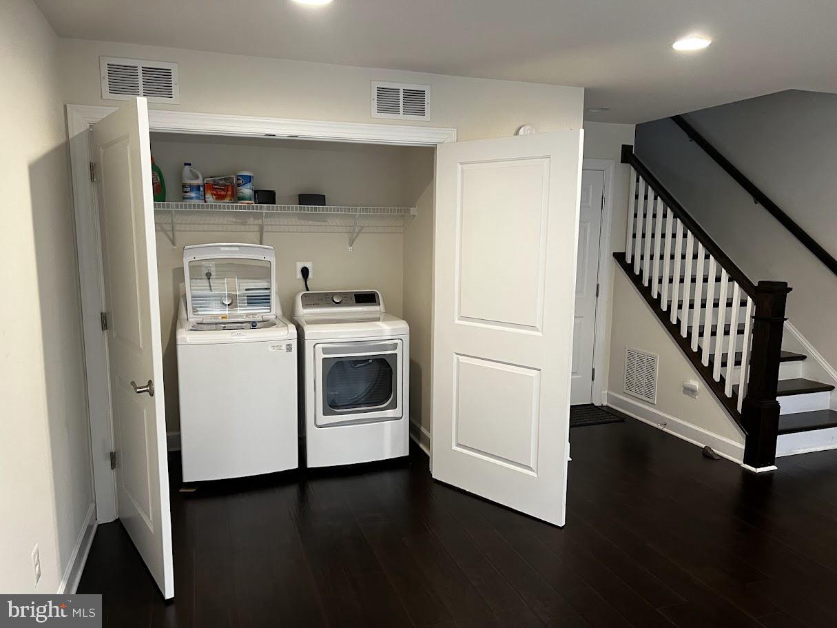 RIVERDALE PARK STATION - Residential Lease