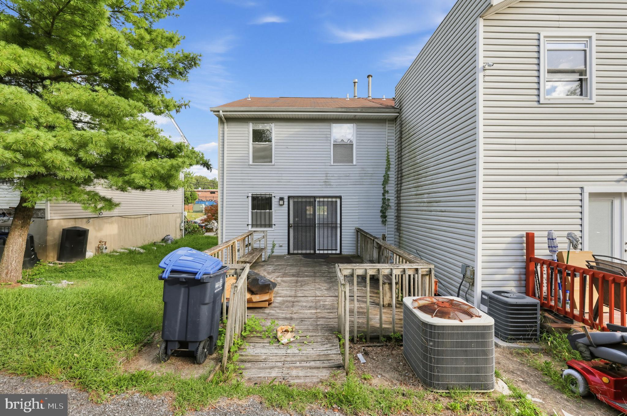 910 SOUTHERN AVENUE SE 2