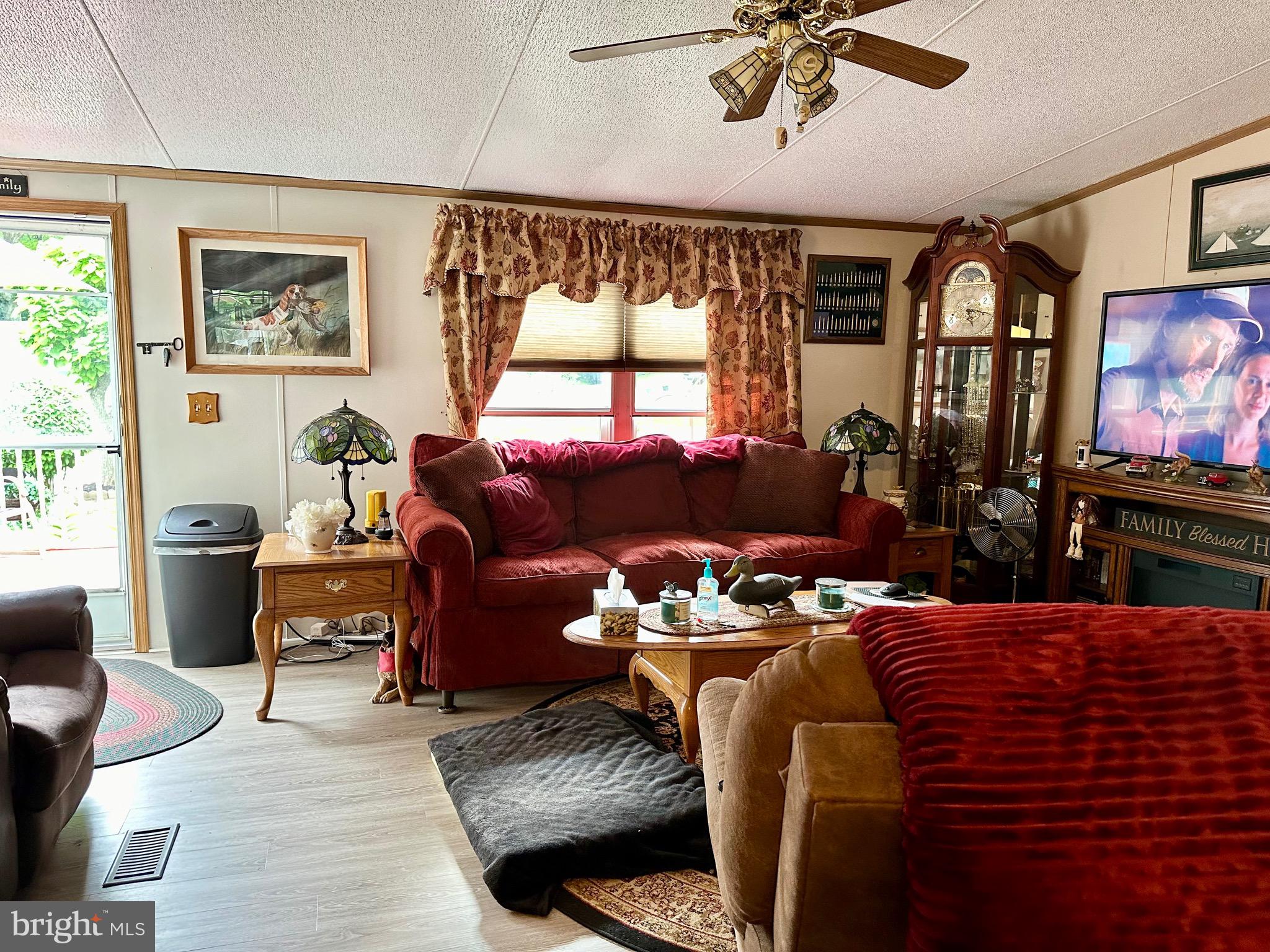 ELKTON - Residential Income