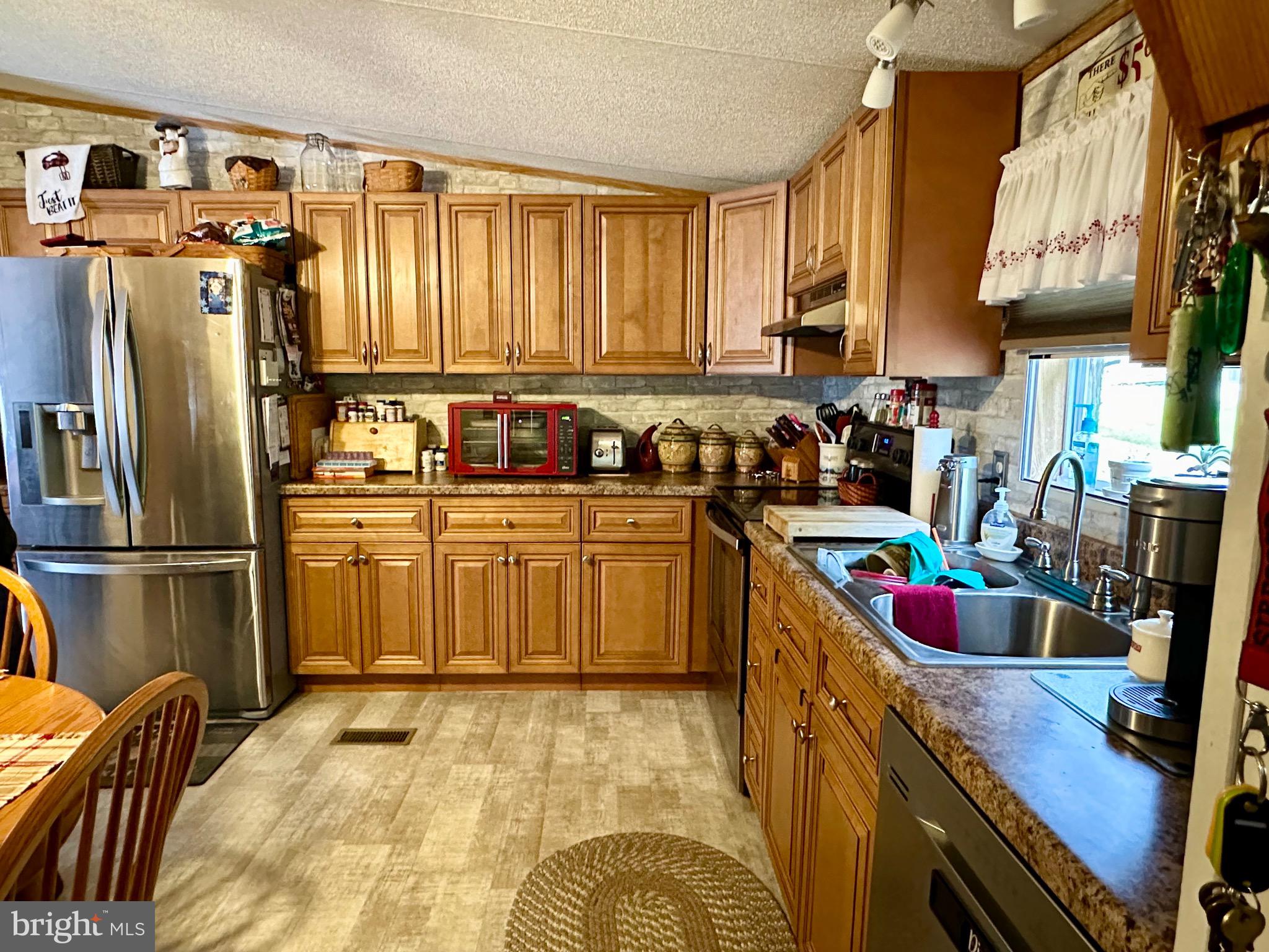 ELKTON - Residential Income