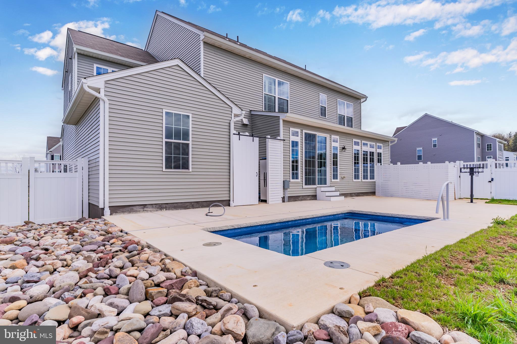 1335 ASHTON ROAD