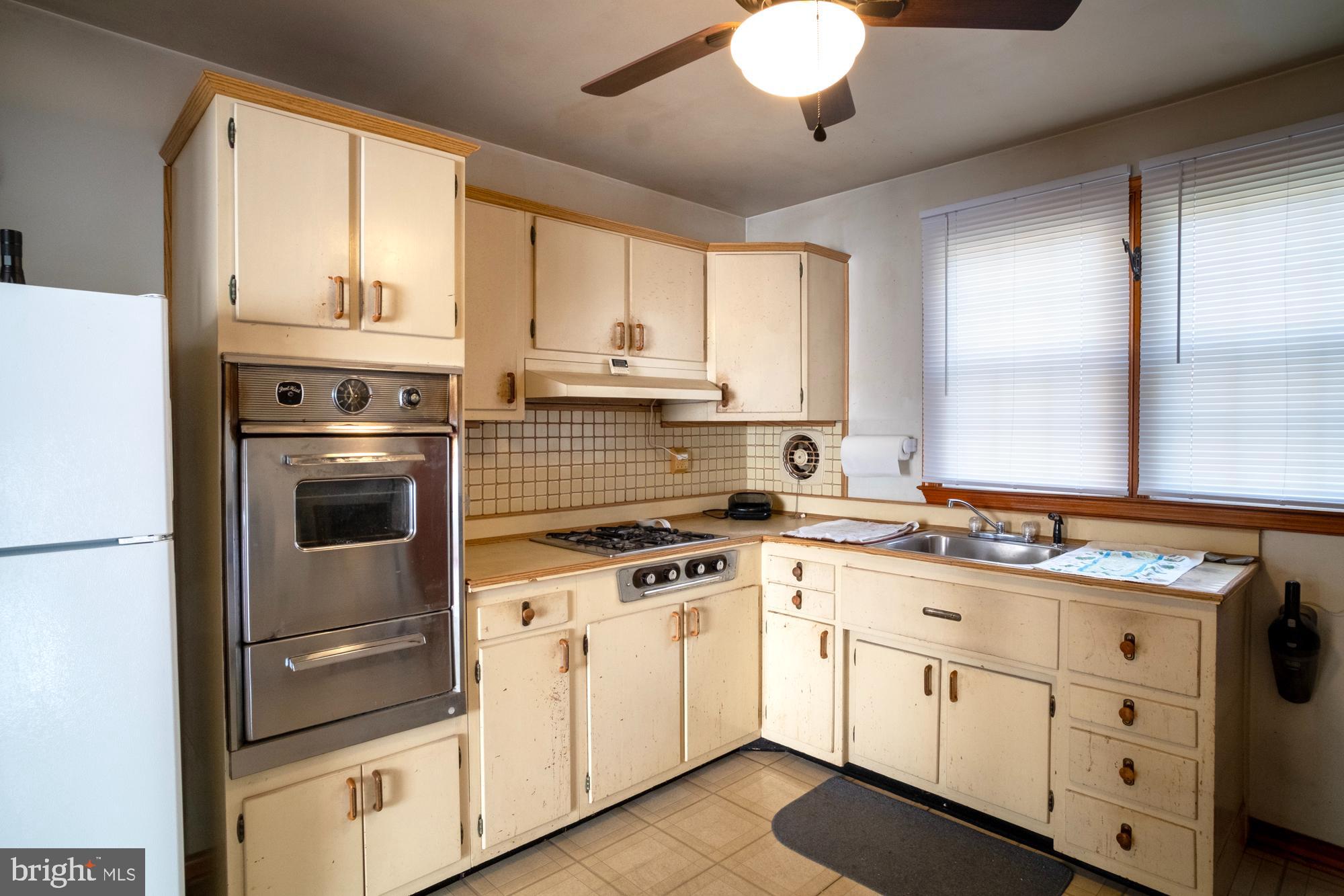 OAKLAND TERRACE - Residential