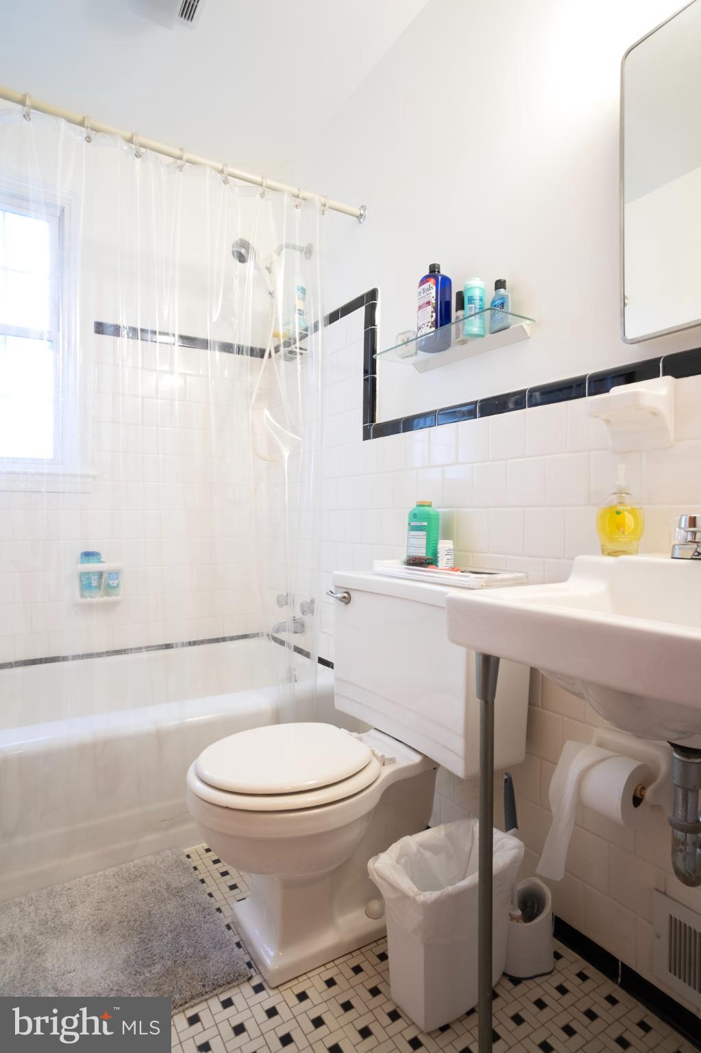 OAKLAND TERRACE - Residential