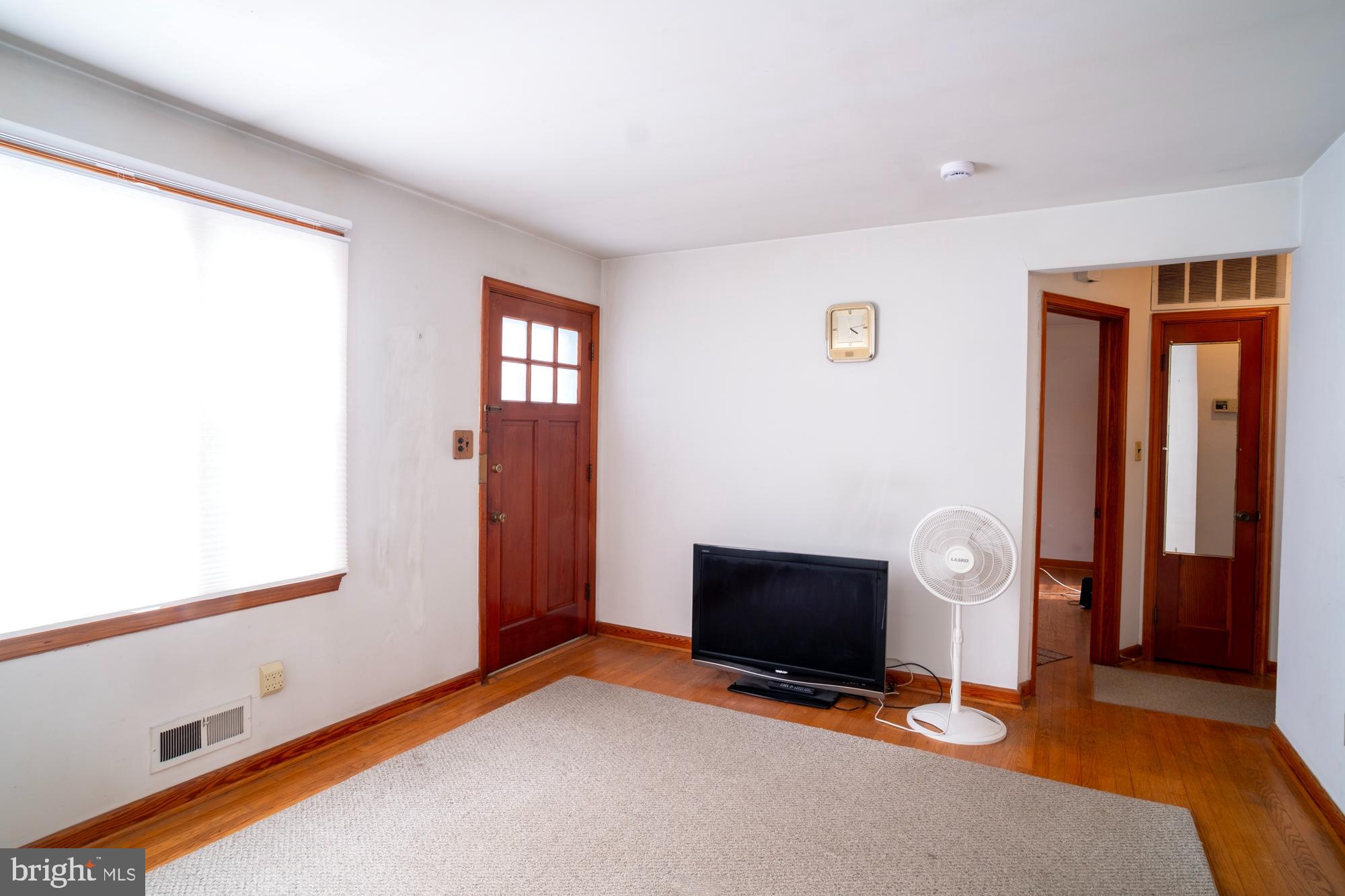 OAKLAND TERRACE - Residential