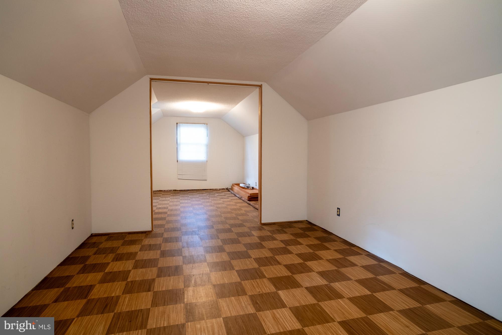 OAKLAND TERRACE - Residential