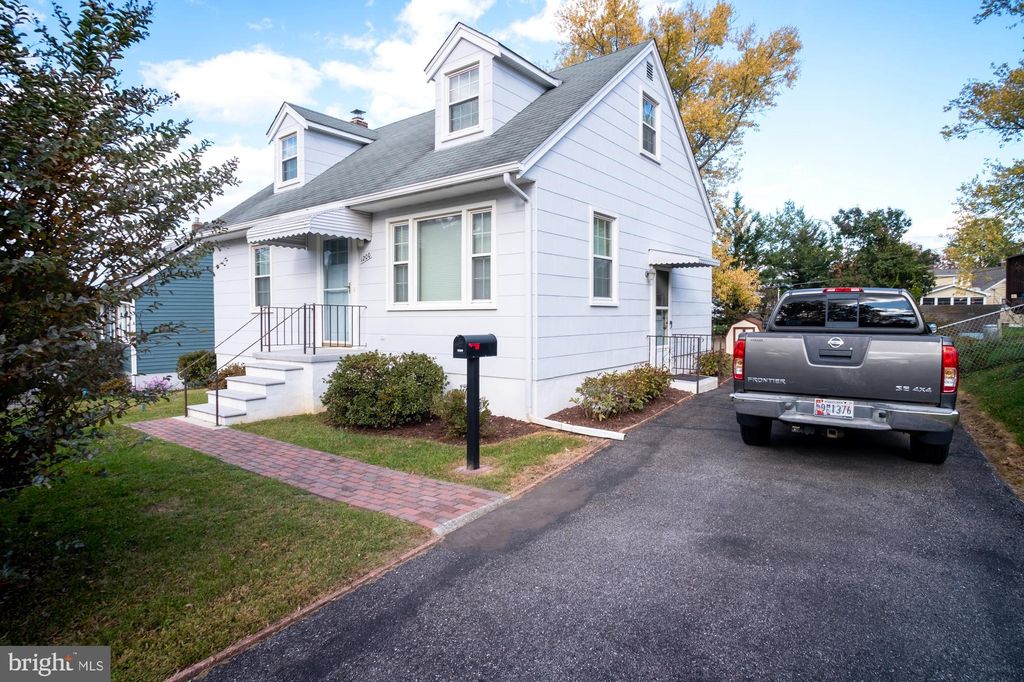 Photo of 1200 Oakland Terrace Road, BALTIMORE, MD 21227 (MLS # MDBC2144868)