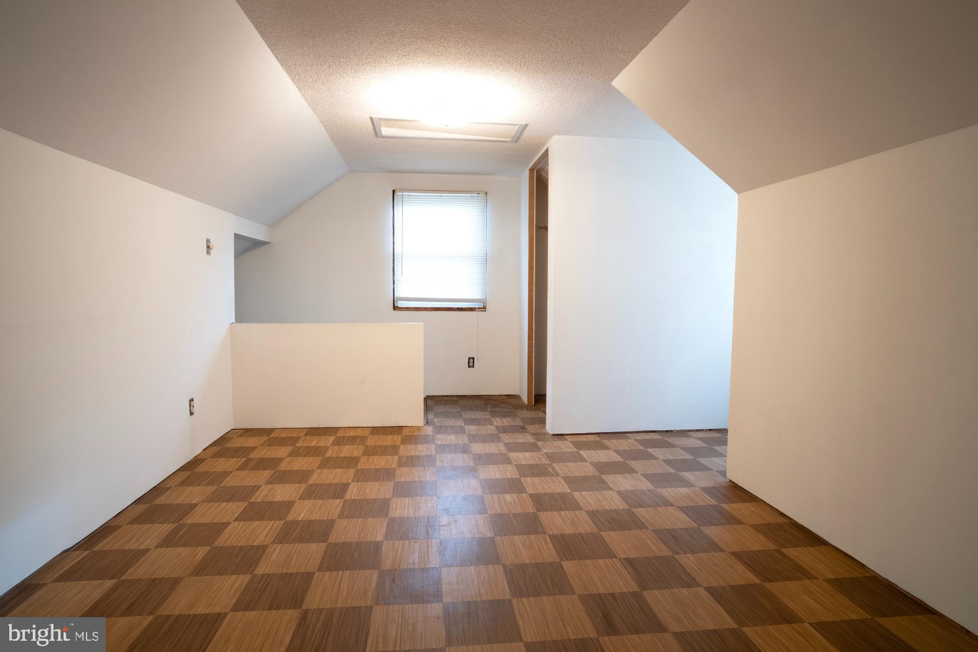 OAKLAND TERRACE - Residential