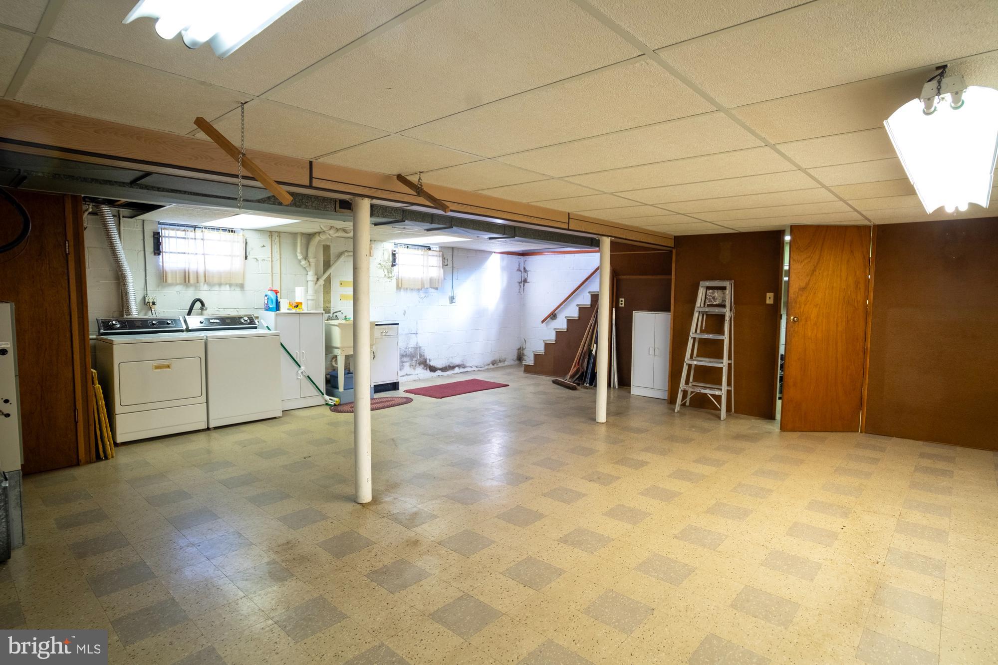 OAKLAND TERRACE - Residential