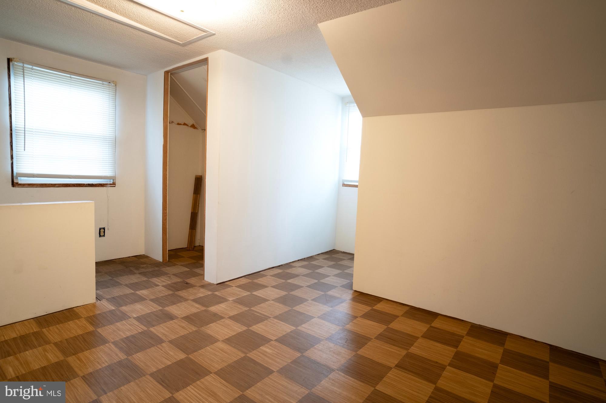 OAKLAND TERRACE - Residential