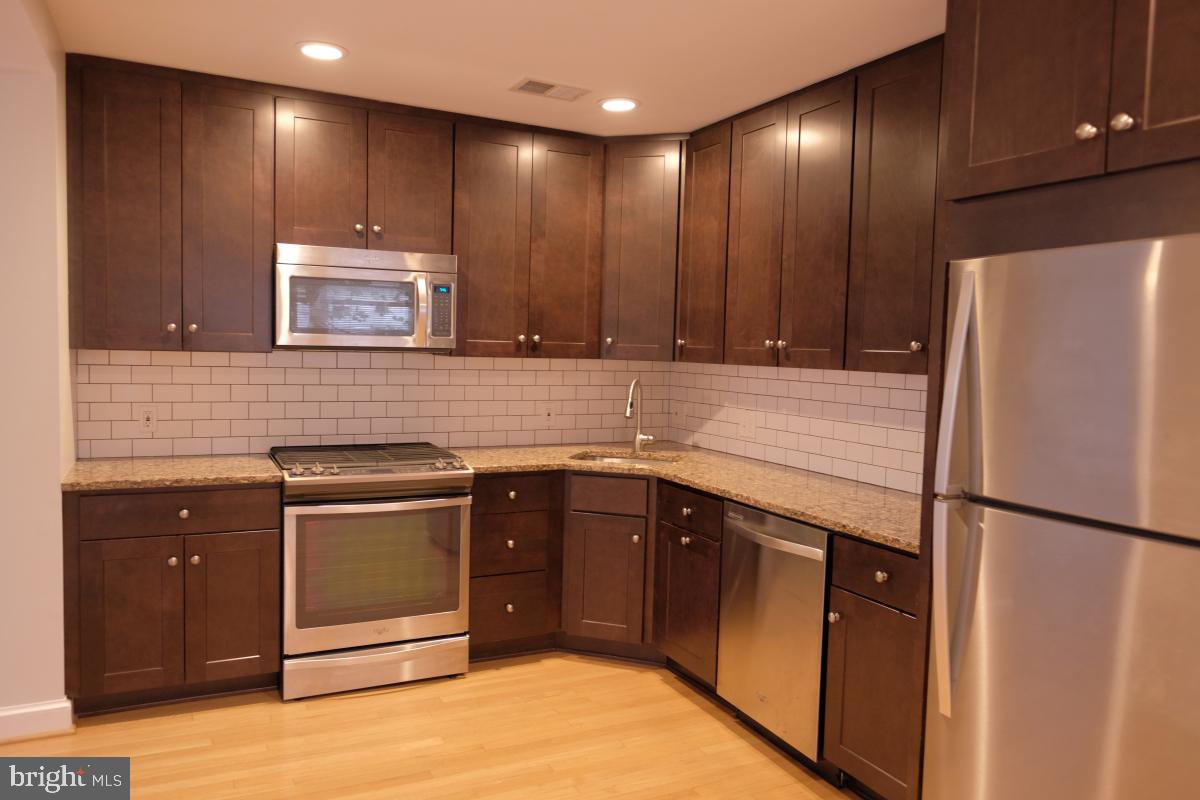 FRAVELS BALLSTON - Residential Lease