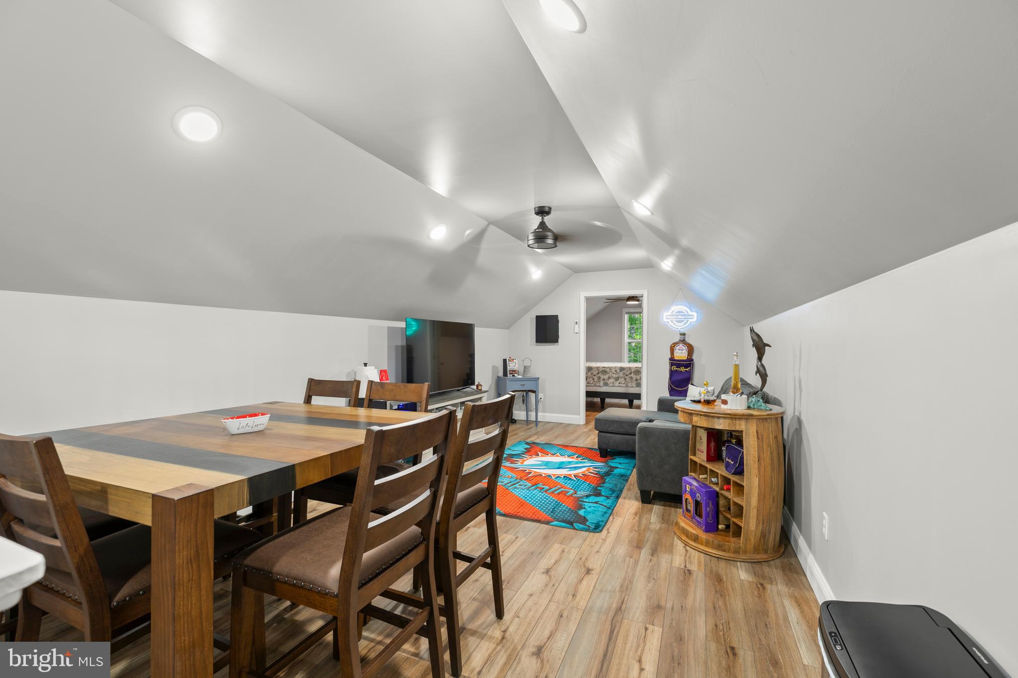 SHOREWOOD - Residential