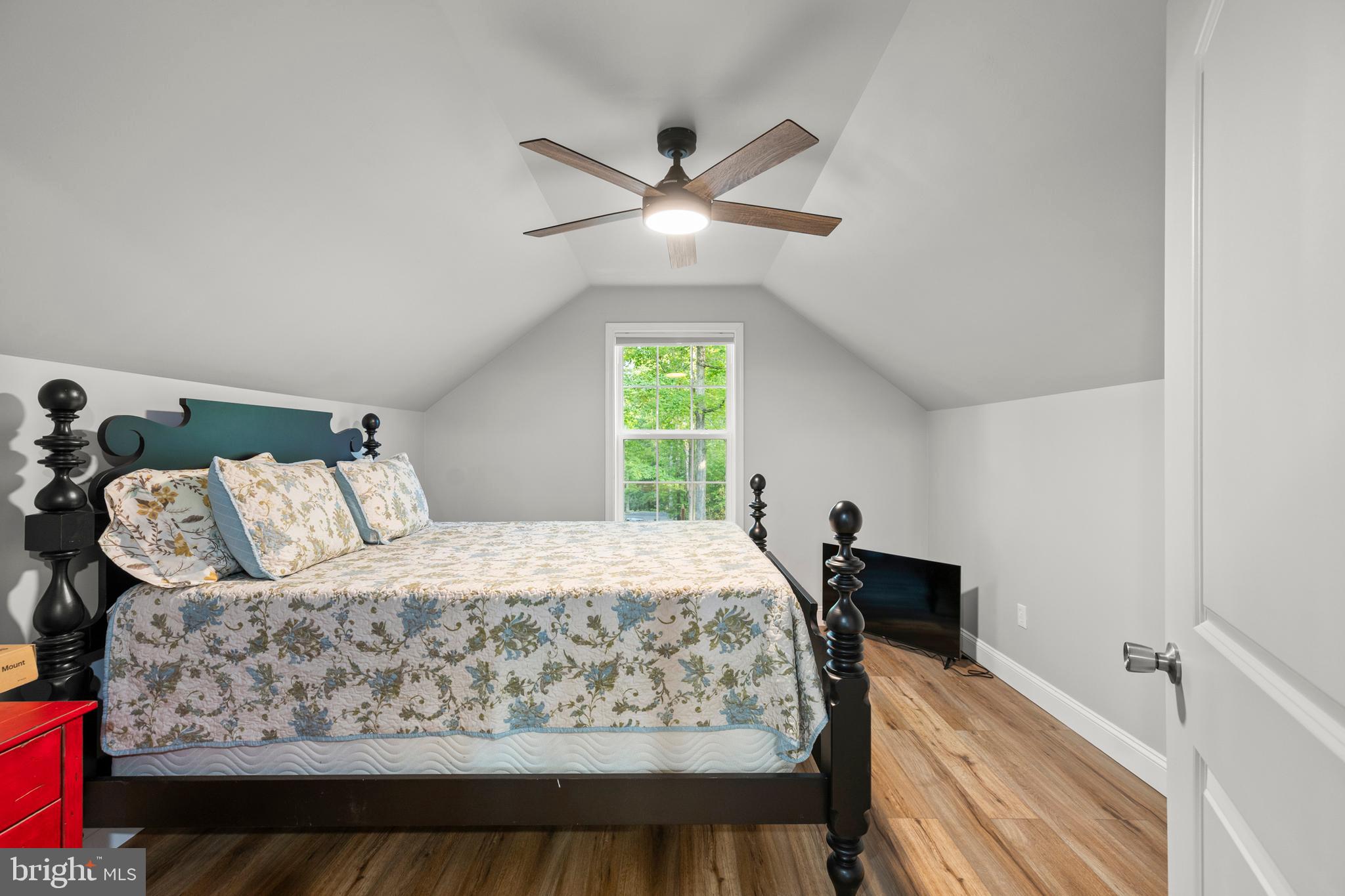 SHOREWOOD - Residential