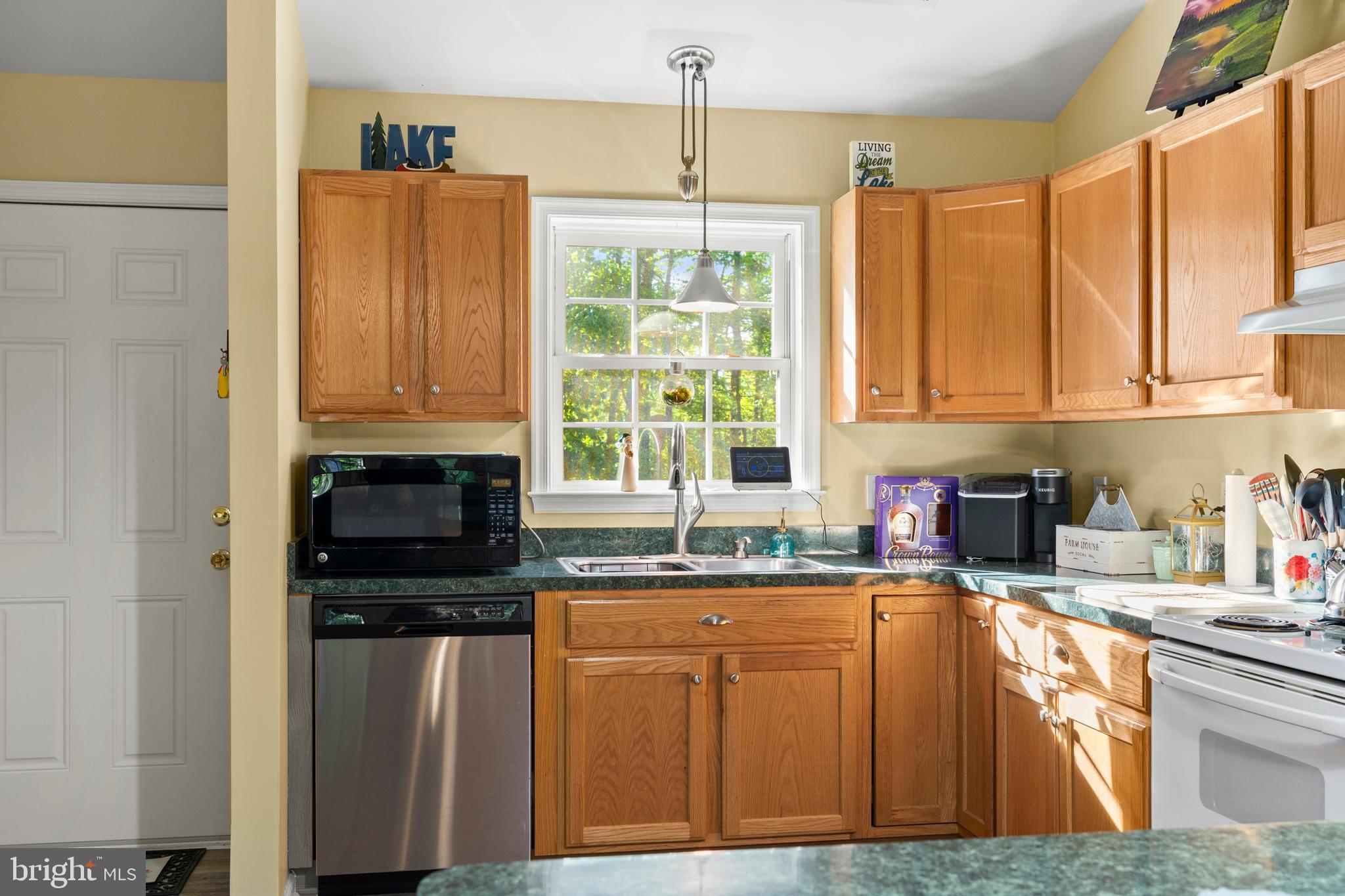 SHOREWOOD - Residential