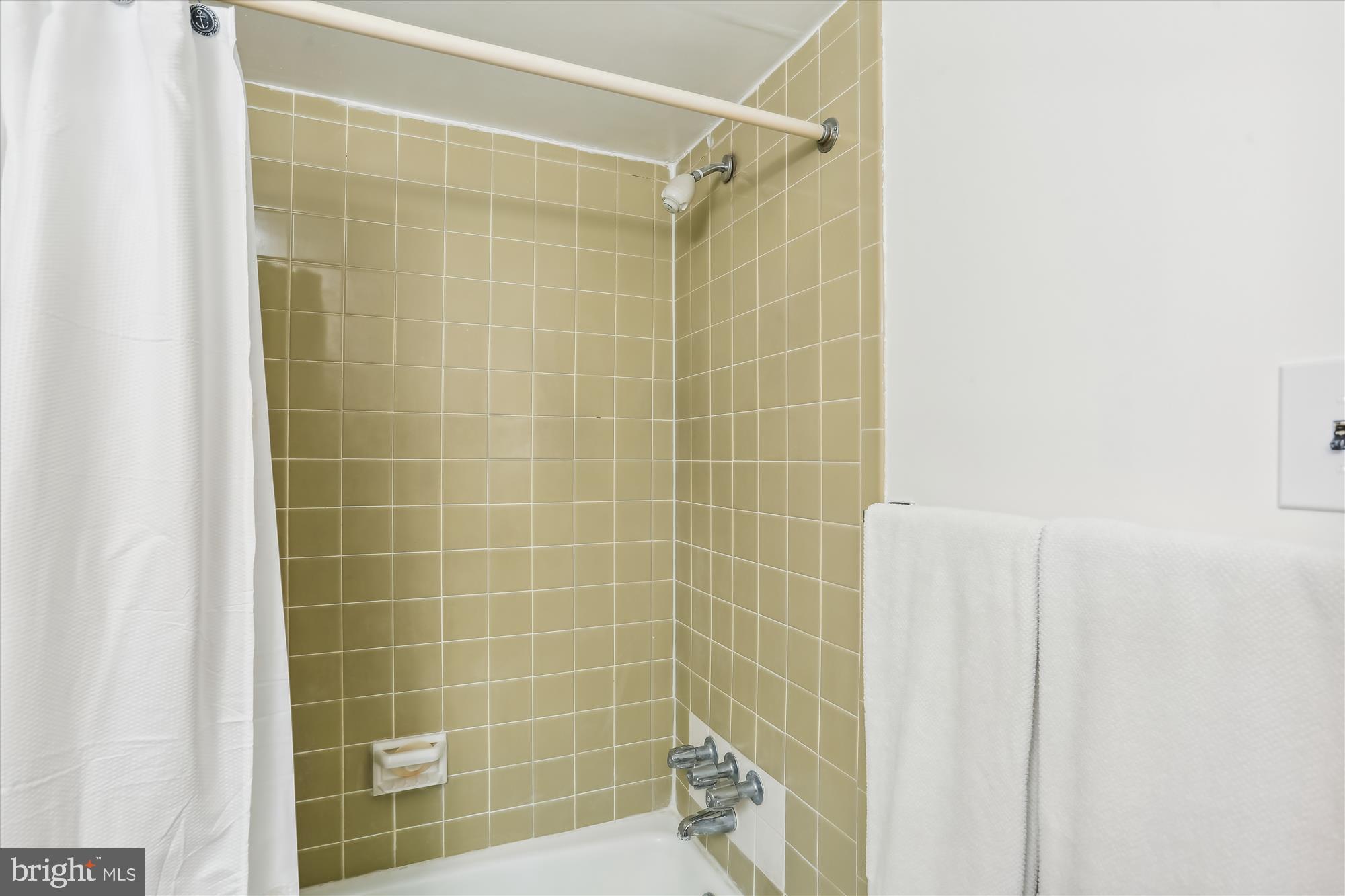 UNIVERSITY TOWERS CODM - Residential