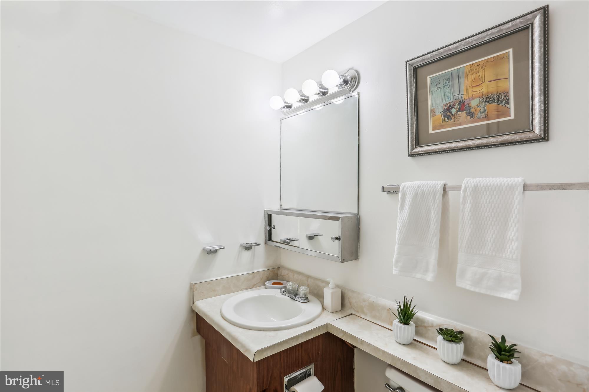 UNIVERSITY TOWERS CODM - Residential