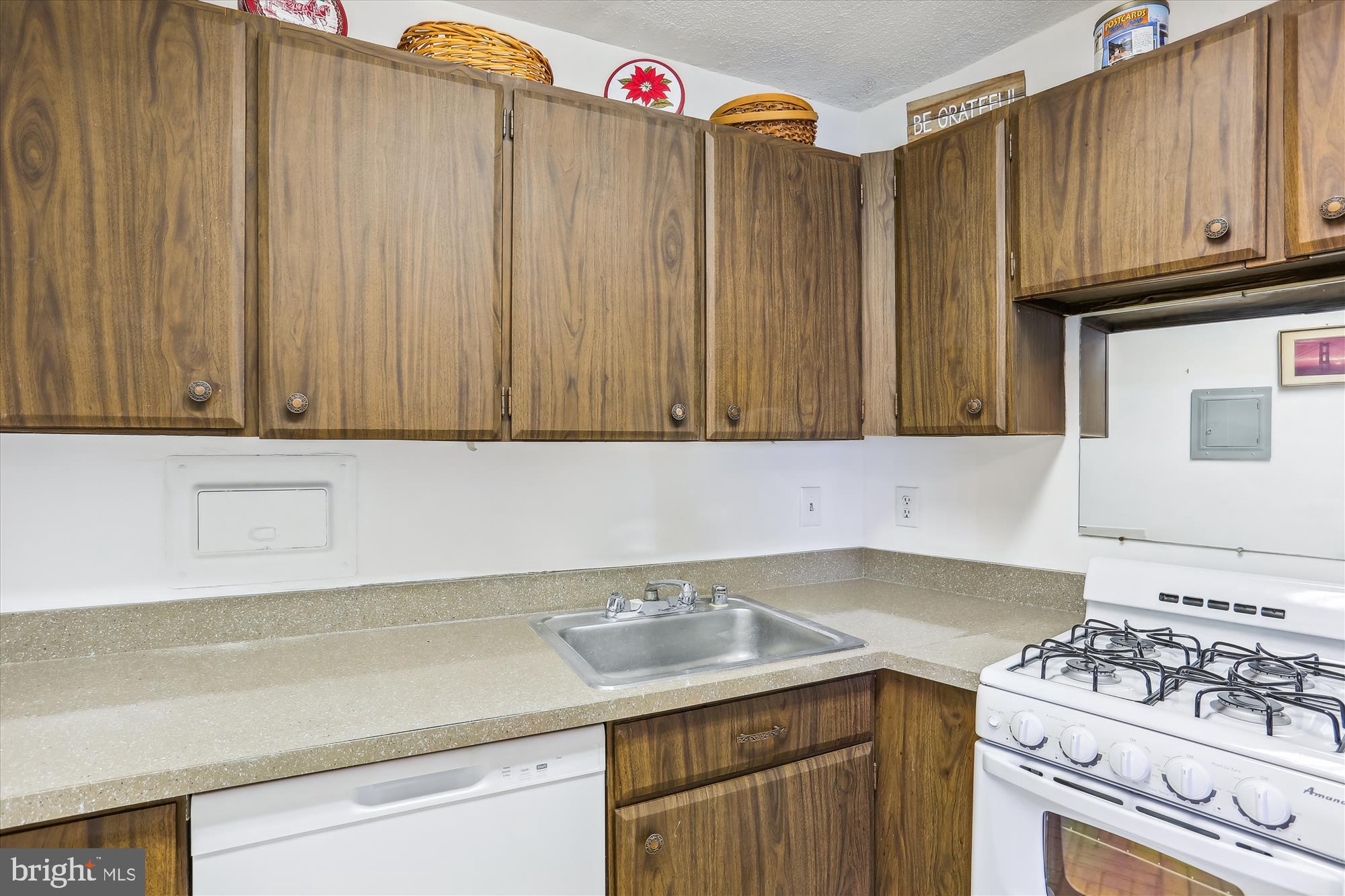 UNIVERSITY TOWERS CODM - Residential