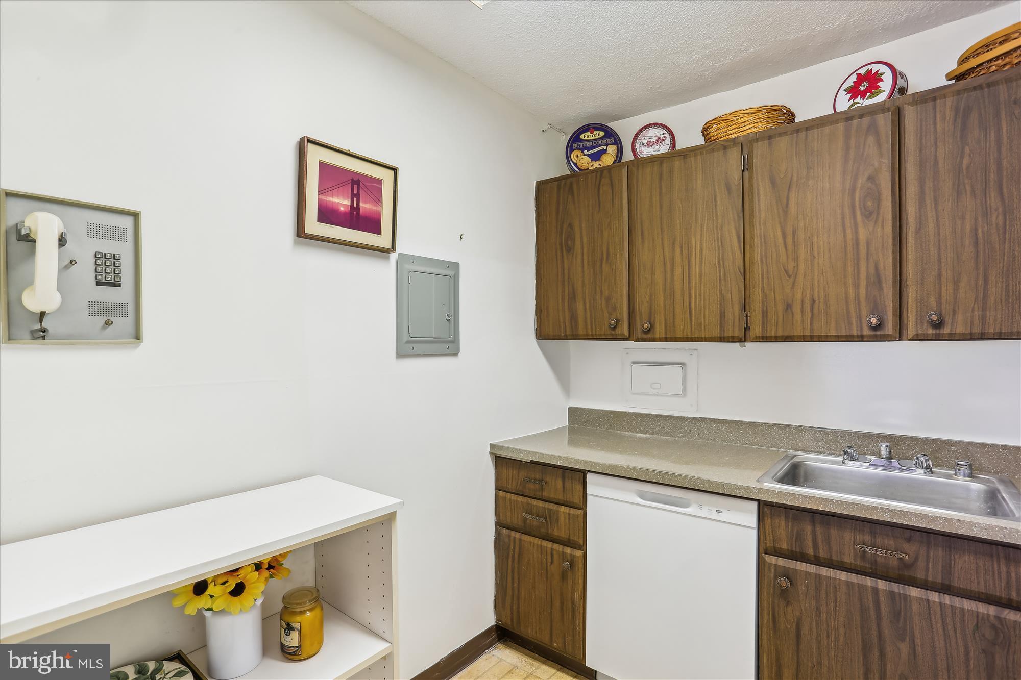 UNIVERSITY TOWERS CODM - Residential