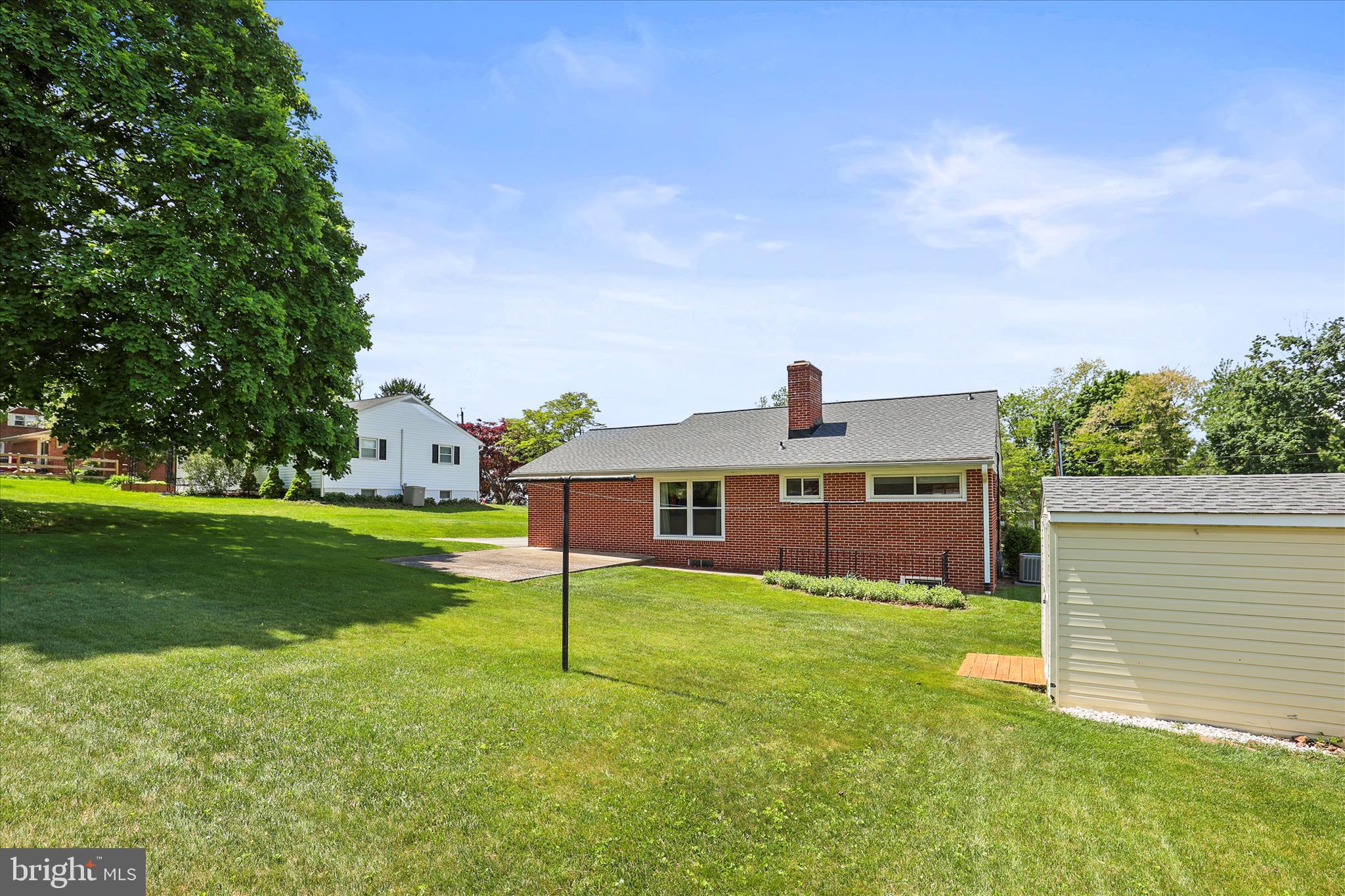 PINE KNOLL - Residential