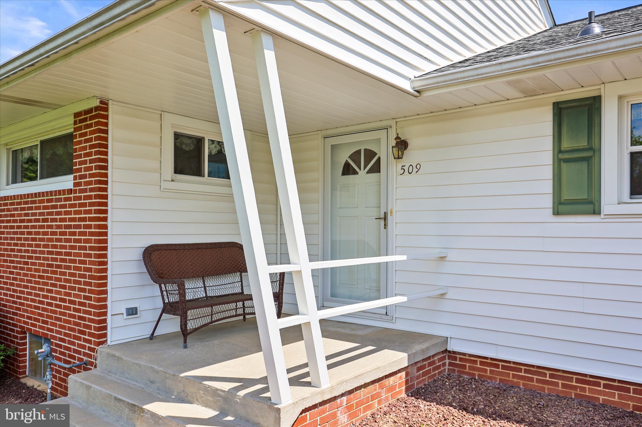 PINE KNOLL - Residential