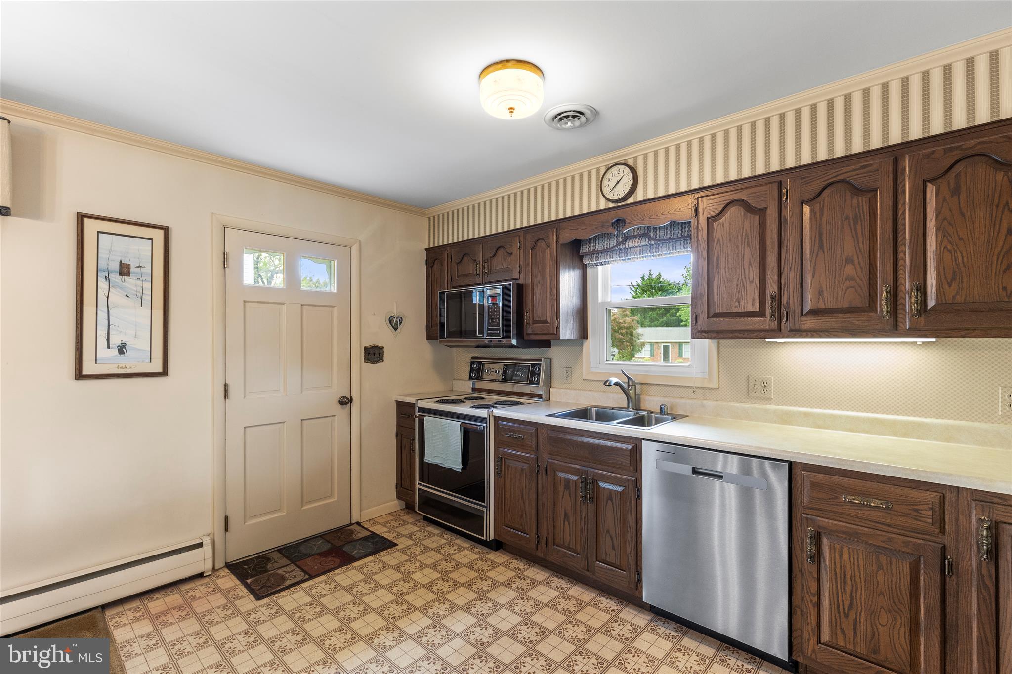 PINE KNOLL - Residential