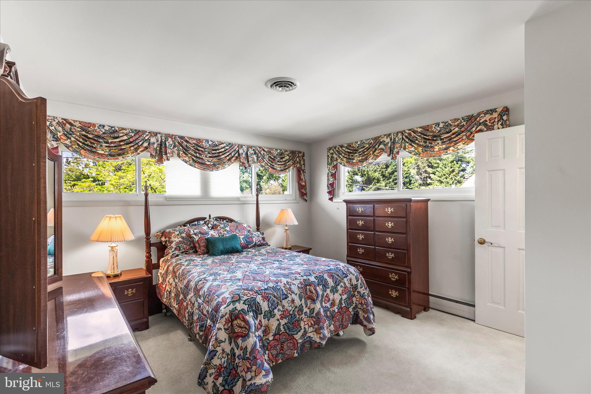PINE KNOLL - Residential