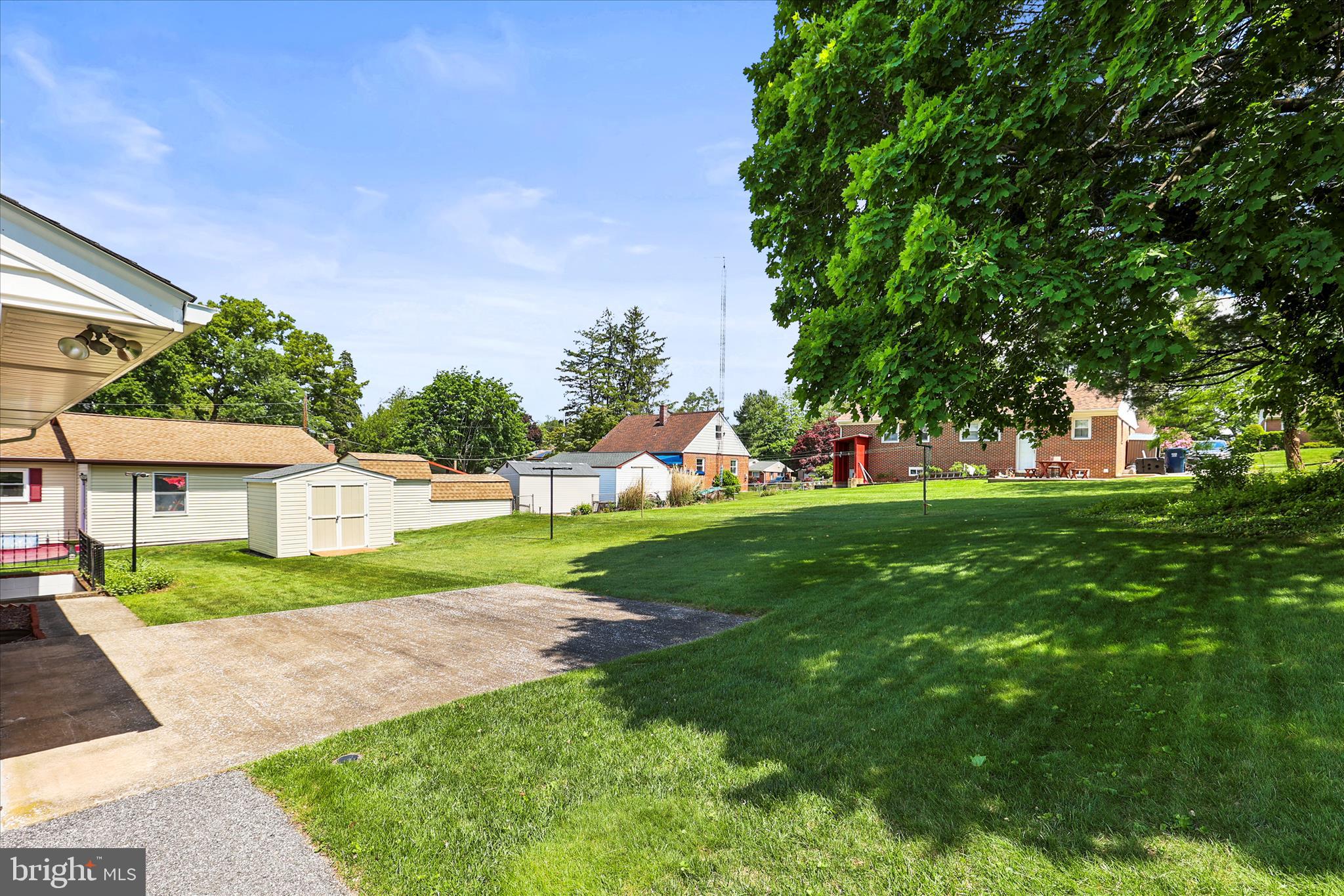 PINE KNOLL - Residential