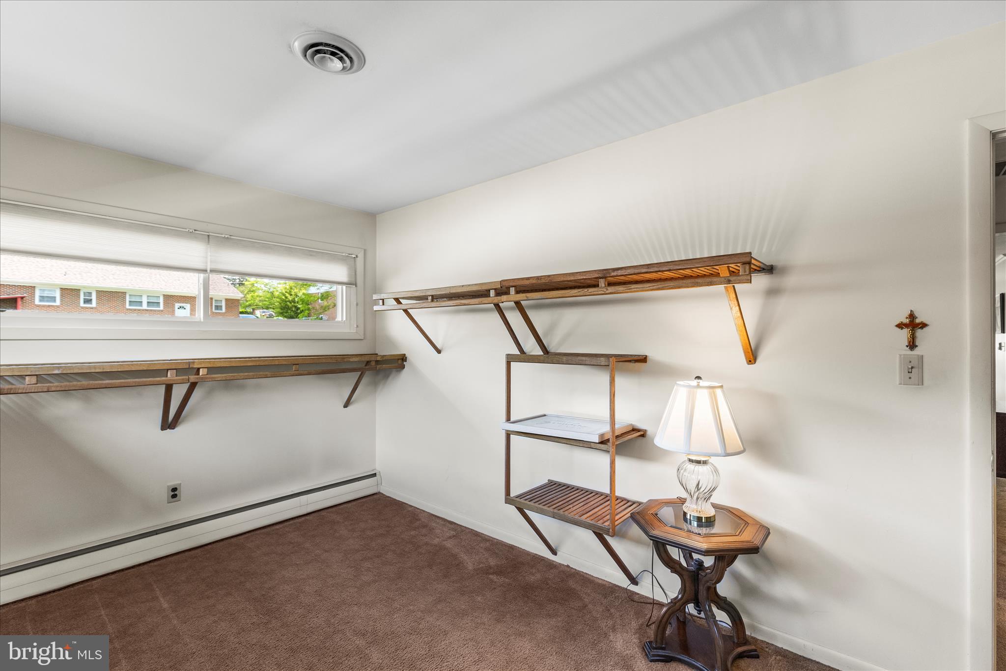 PINE KNOLL - Residential