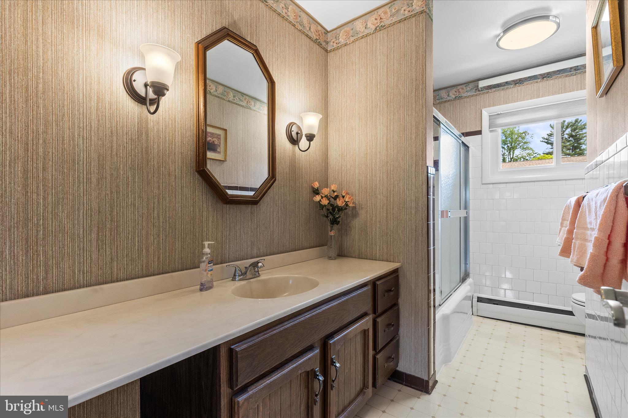 PINE KNOLL - Residential