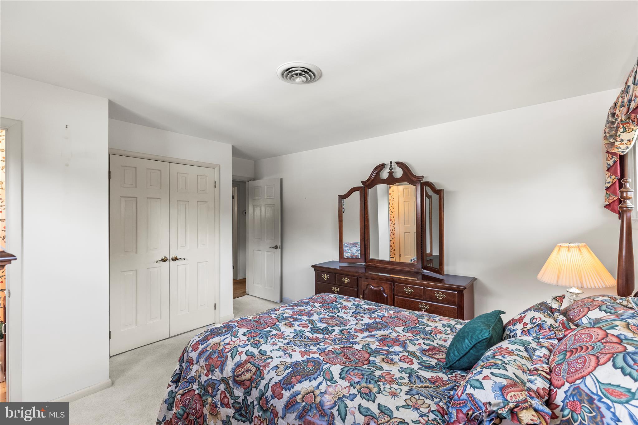 PINE KNOLL - Residential