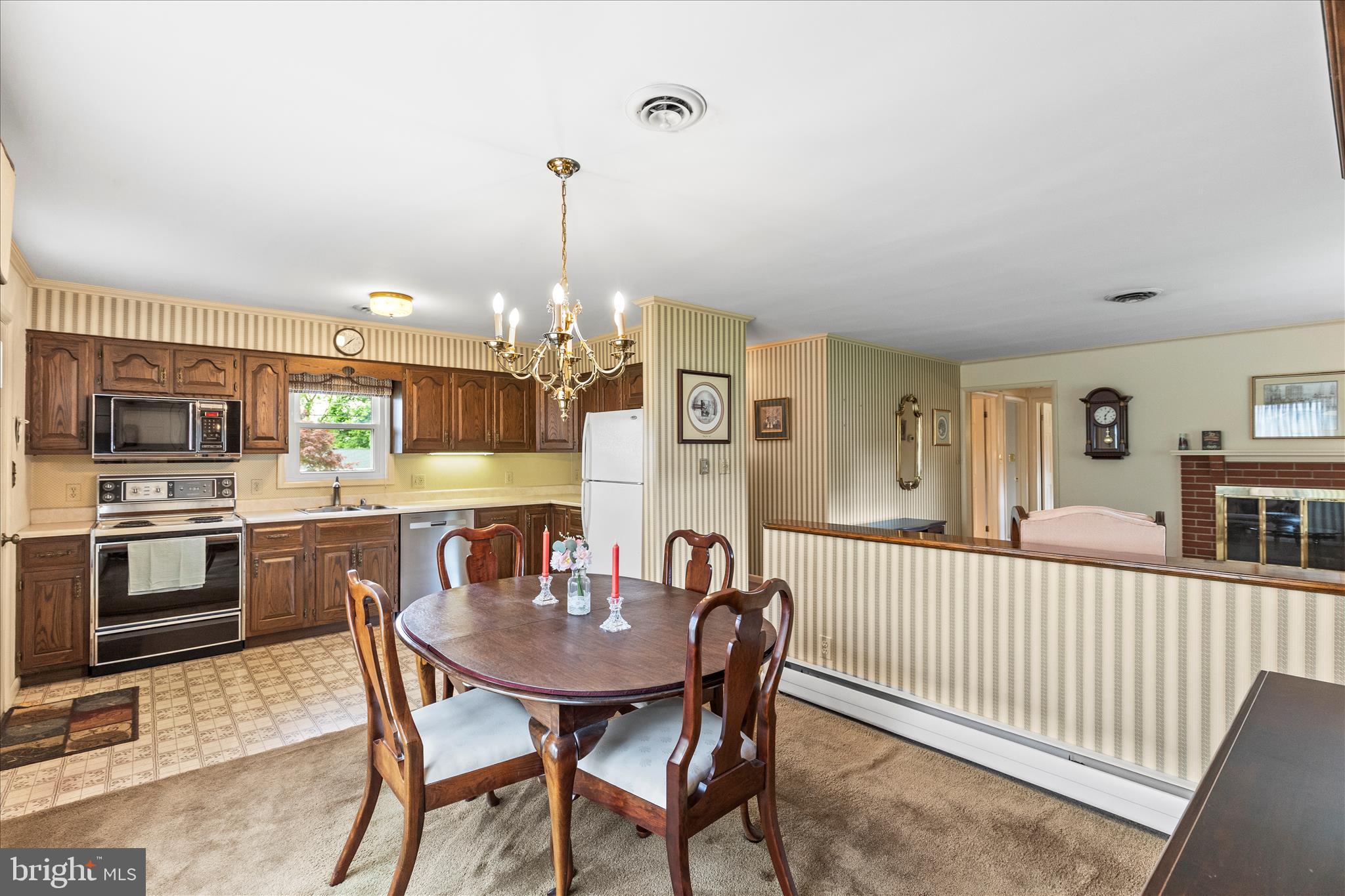 PINE KNOLL - Residential