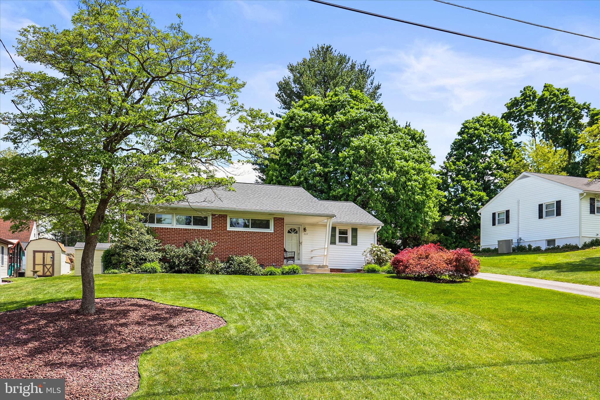 PINE KNOLL - Residential