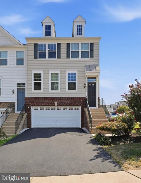 Photo of 1711 Granville Court, WOODBRIDGE, VA 22191 (MLS # VAPW2129388)