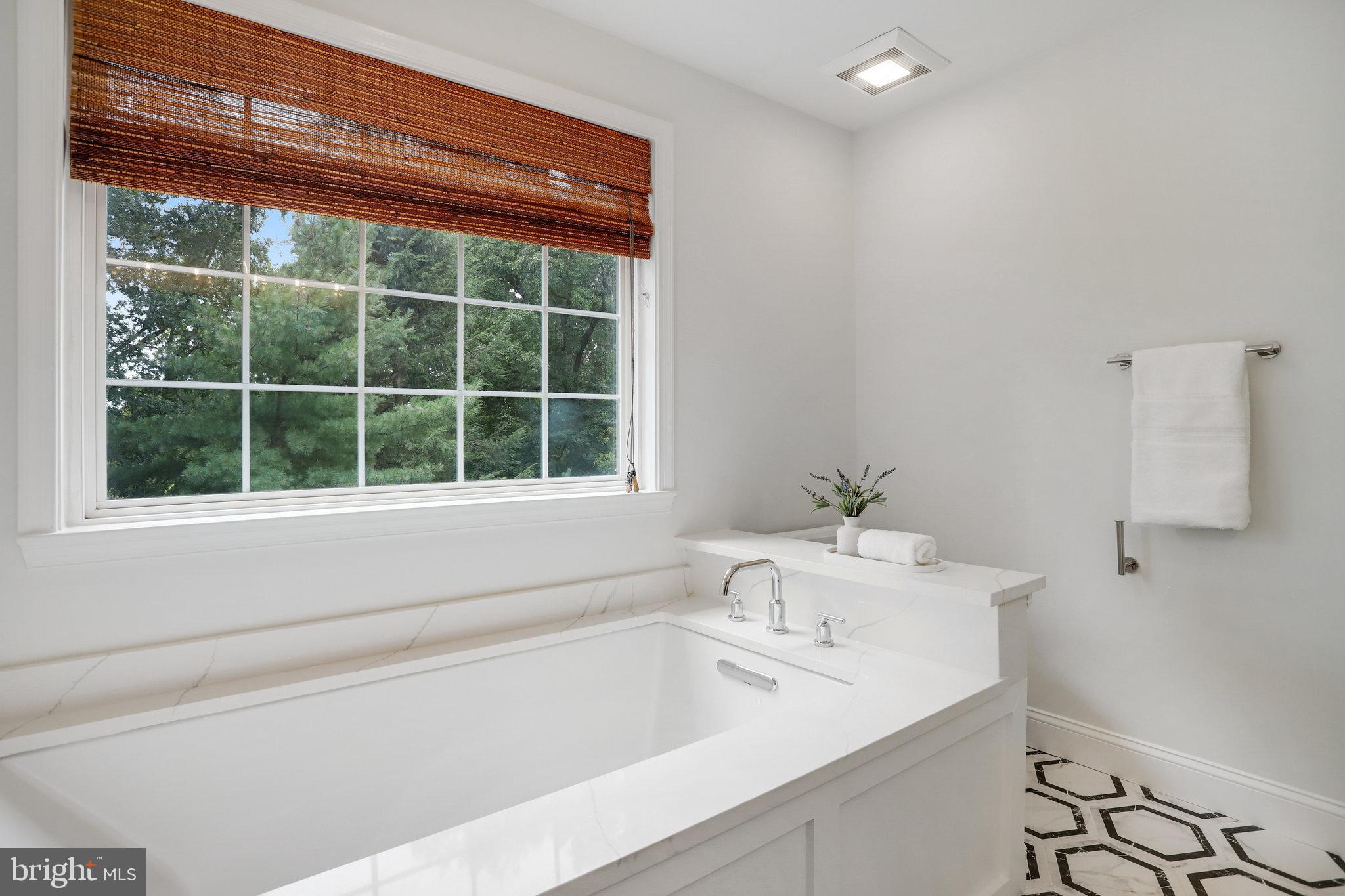 BETHESDA OUTSIDE - Residential