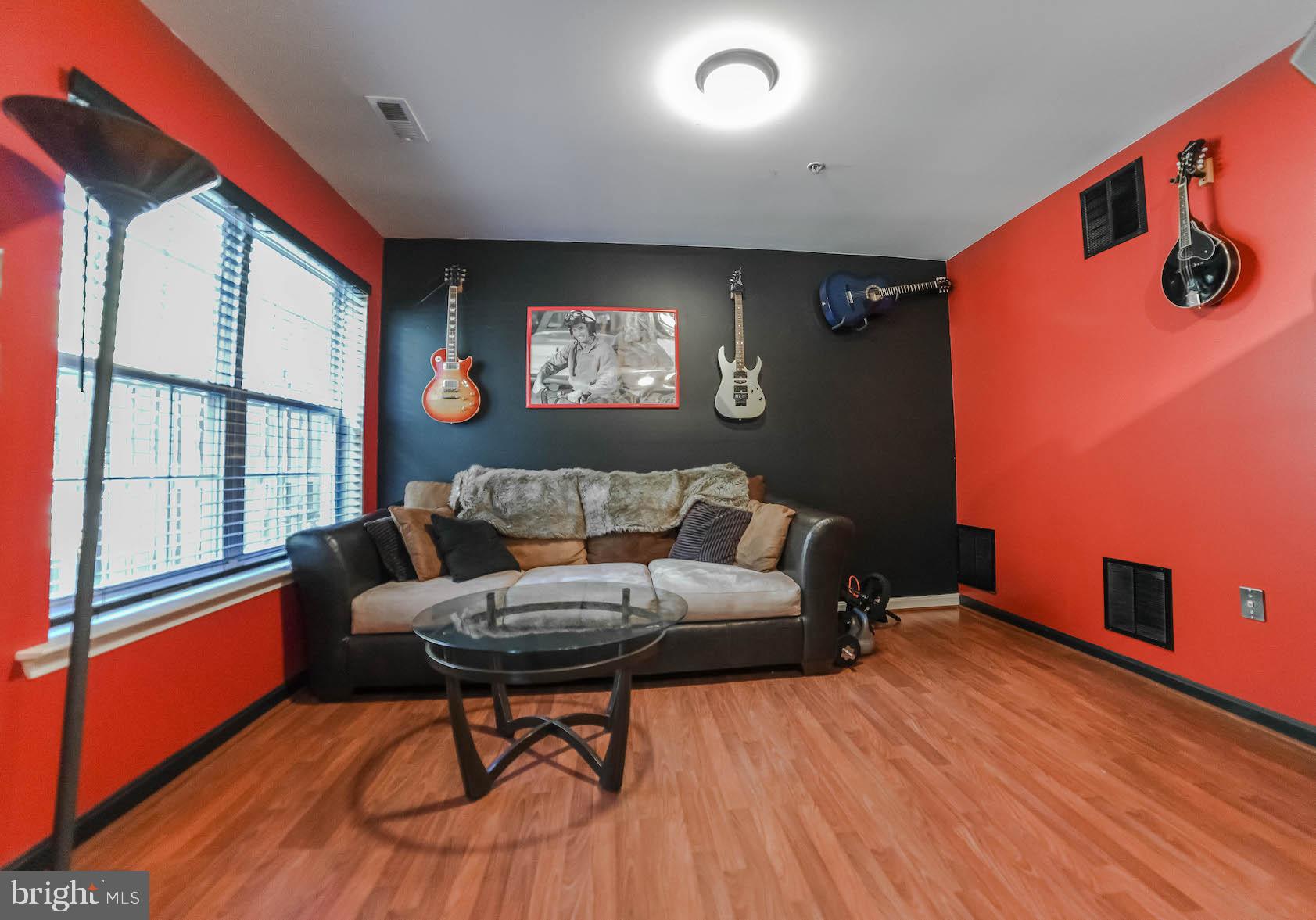 CHAPLINE PLACE - Residential