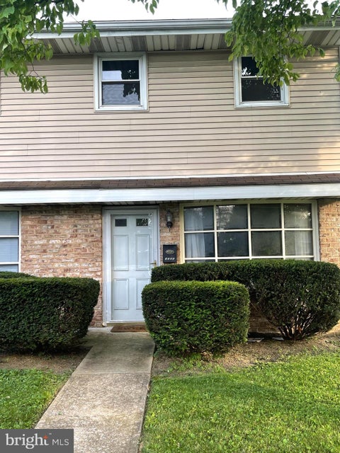 Townhouse For Rent - 112 W Vine Street #B<br/> Cumberland County, CAMP HILL, PA 17011