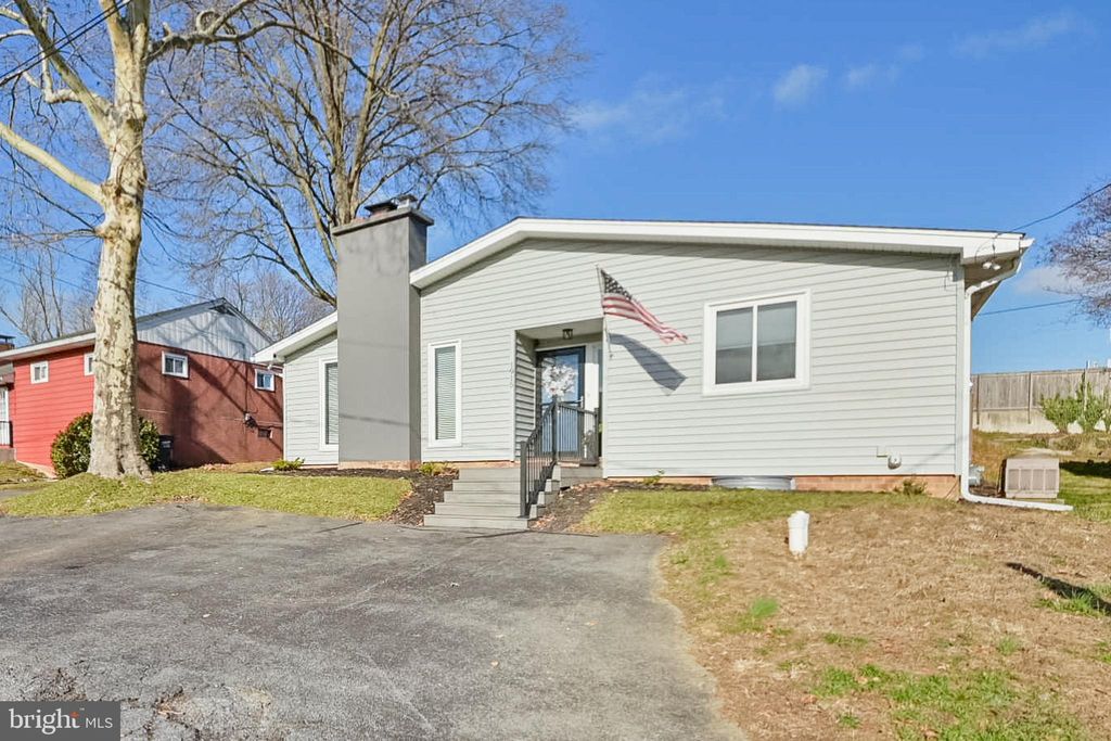 Photo of 1915 Ursinus Avenue, Lancaster, PA 17603 (MLS # PALA2045070)