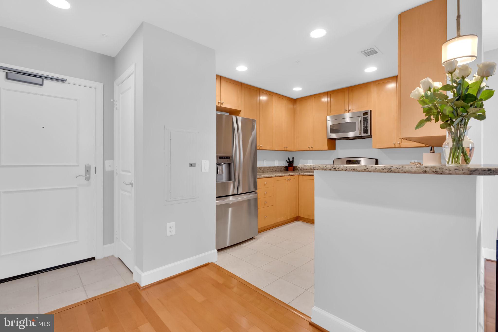 ECLIPSE ON CENTER PARK - Residential Lease