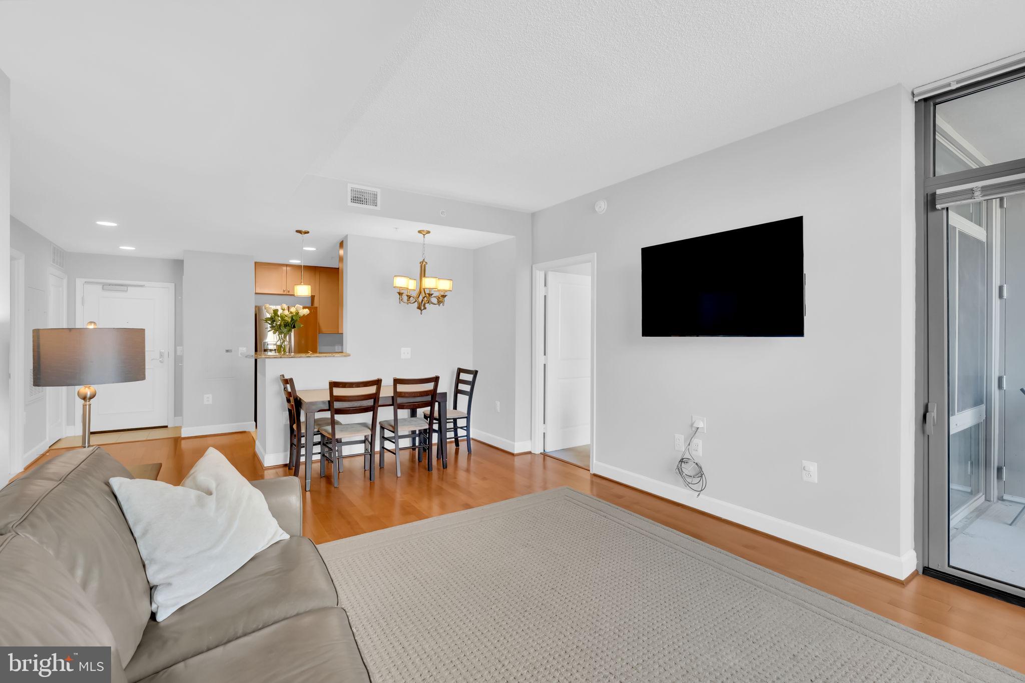 ECLIPSE ON CENTER PARK - Residential Lease