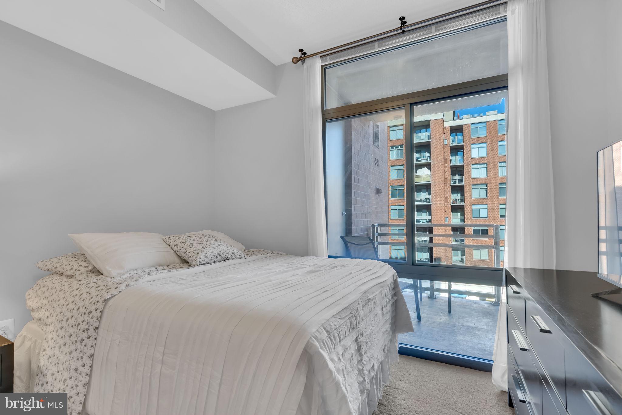 ECLIPSE ON CENTER PARK - Residential Lease