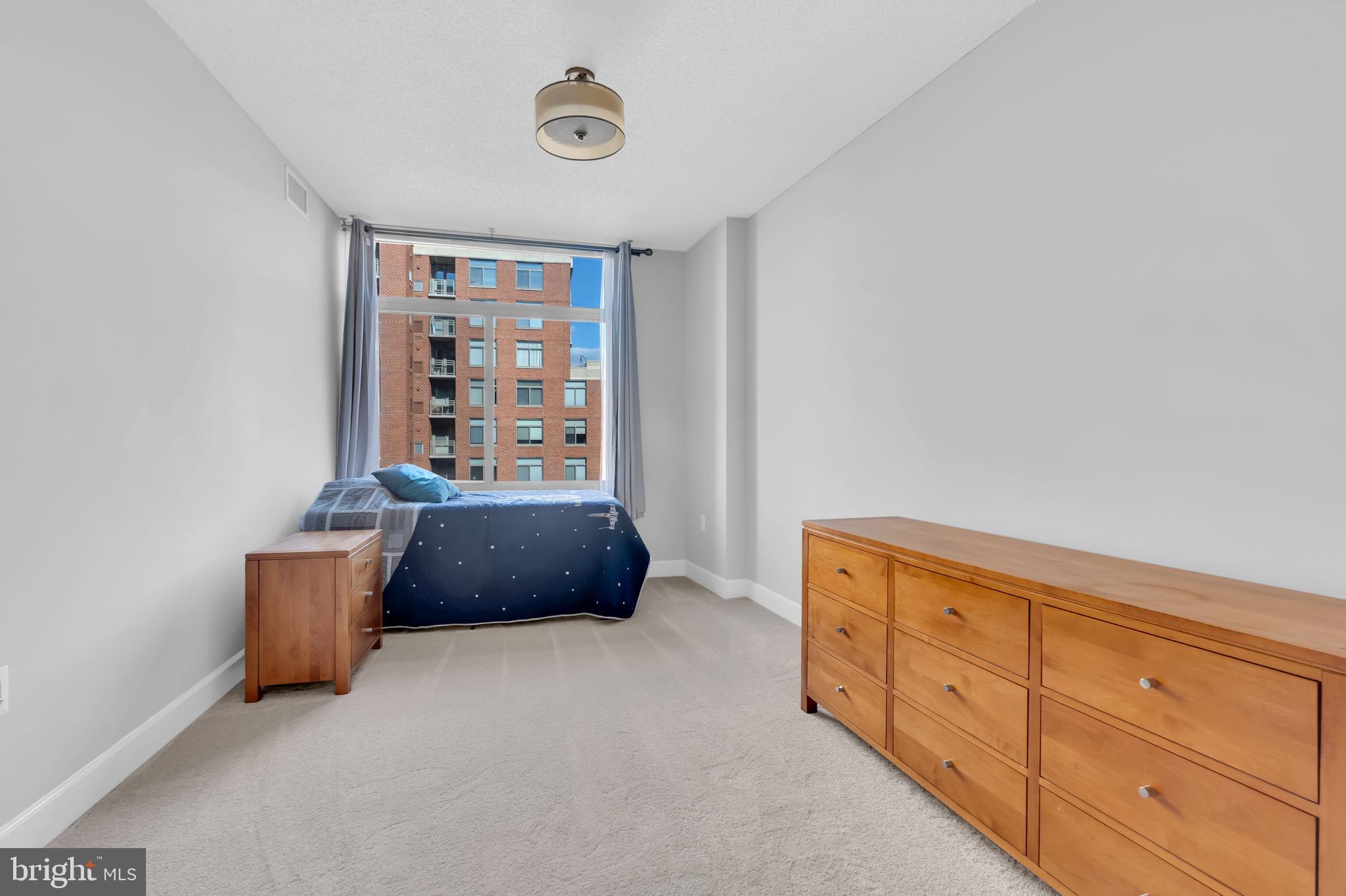 ECLIPSE ON CENTER PARK - Residential Lease