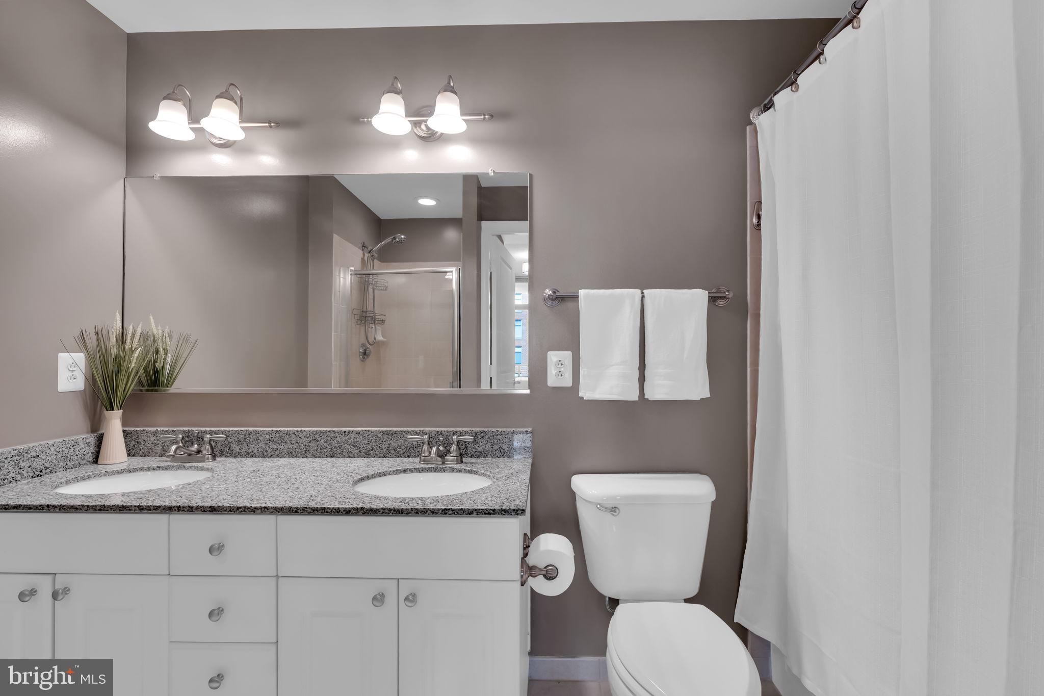 ECLIPSE ON CENTER PARK - Residential Lease